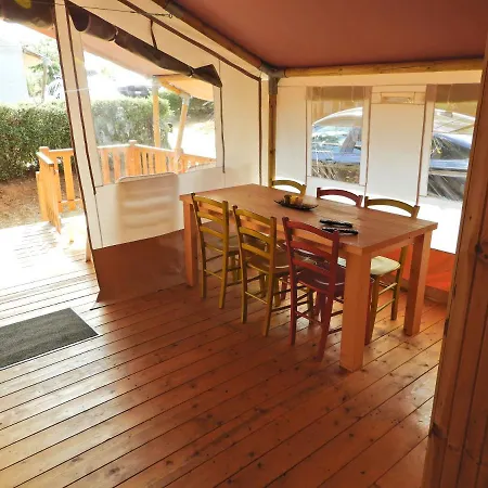 Glamping Drago Tours Tent Joy Safari, Lanterna